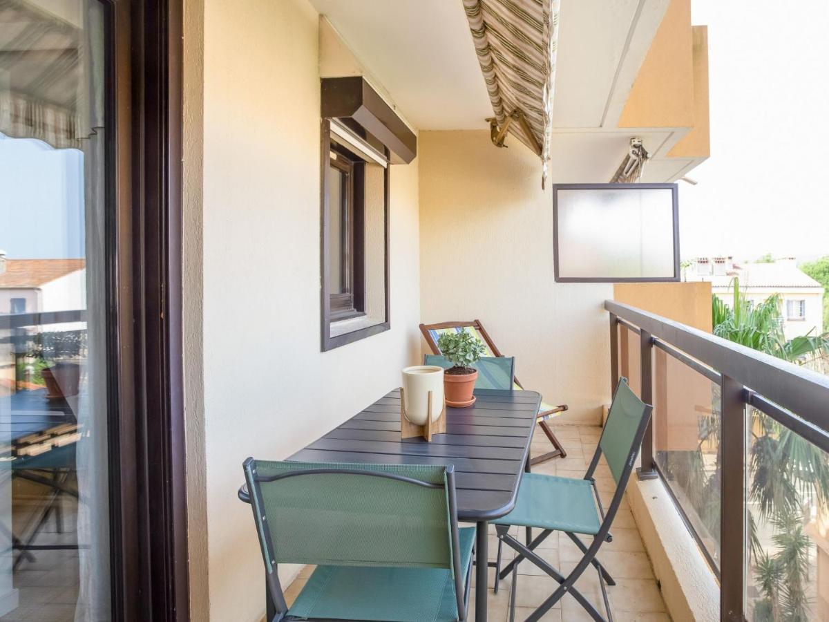 Apartment Saint James-13 By Interhome Le Lavandou Exteriör bild